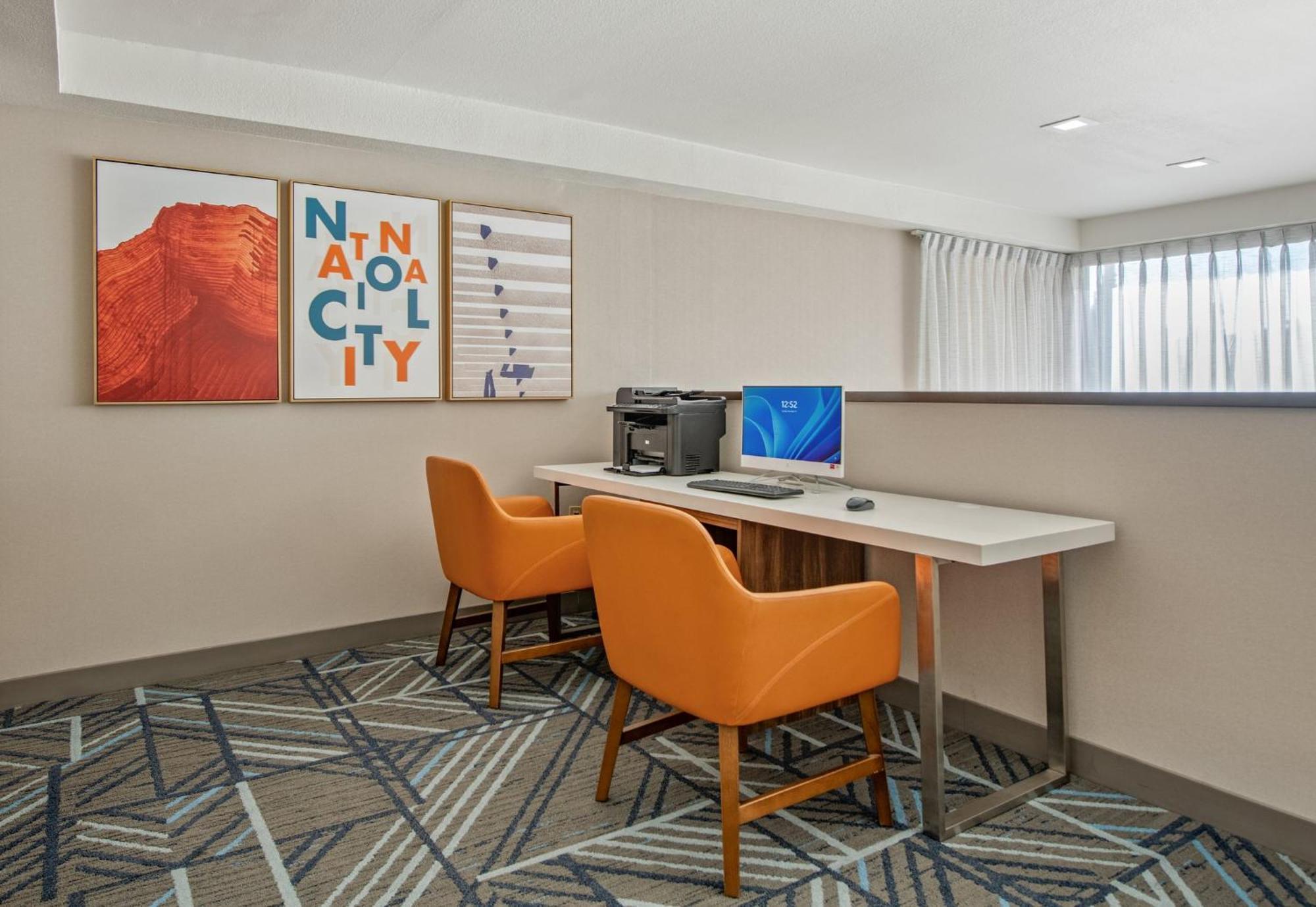 Express San Diego South - National By Ihg Hotel