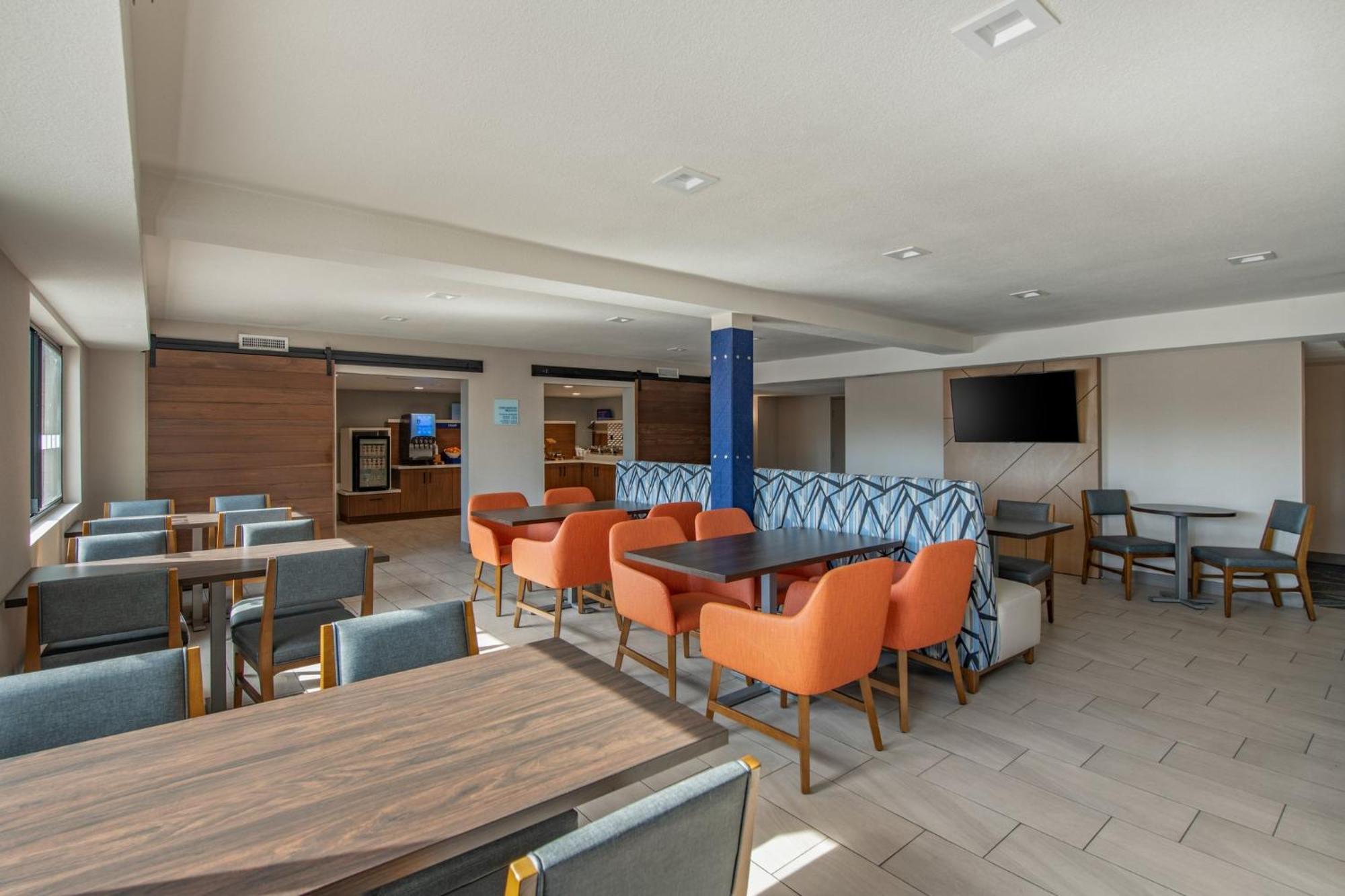 Hotel Express San Diego South - National By Ihg