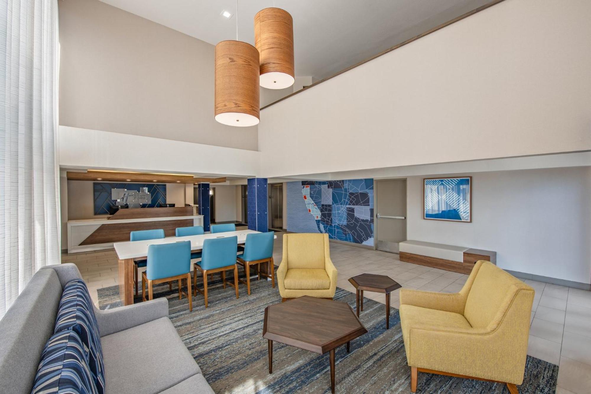 Express San Diego South - National By Ihg 2* National City