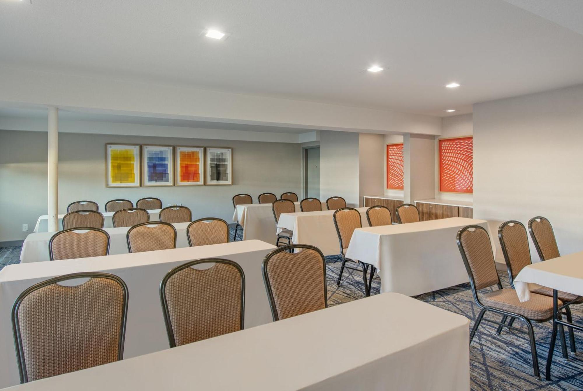 Express San Diego South - National By Ihg Hotel