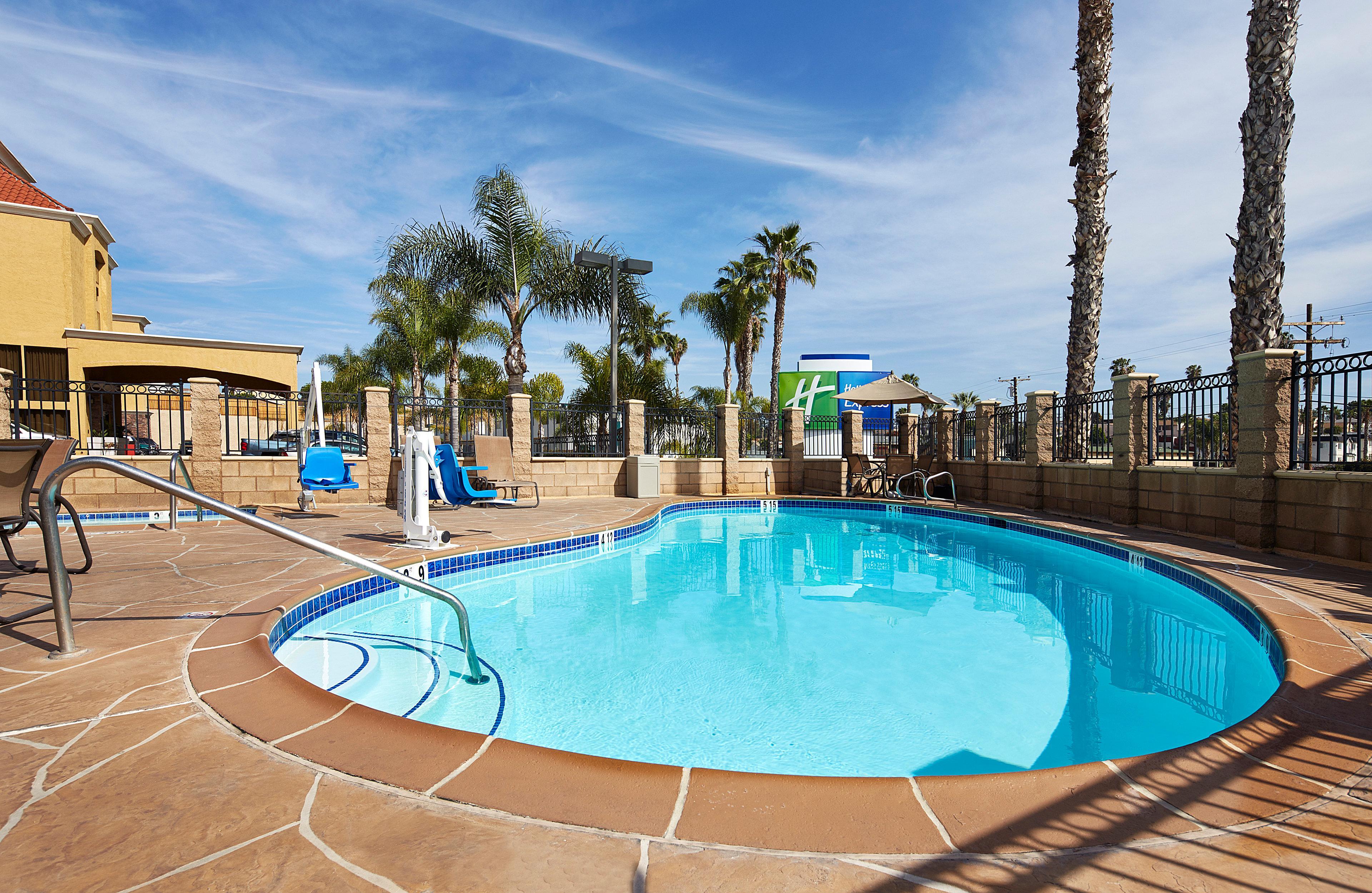 Express San Diego South - National By Ihg 2* National City