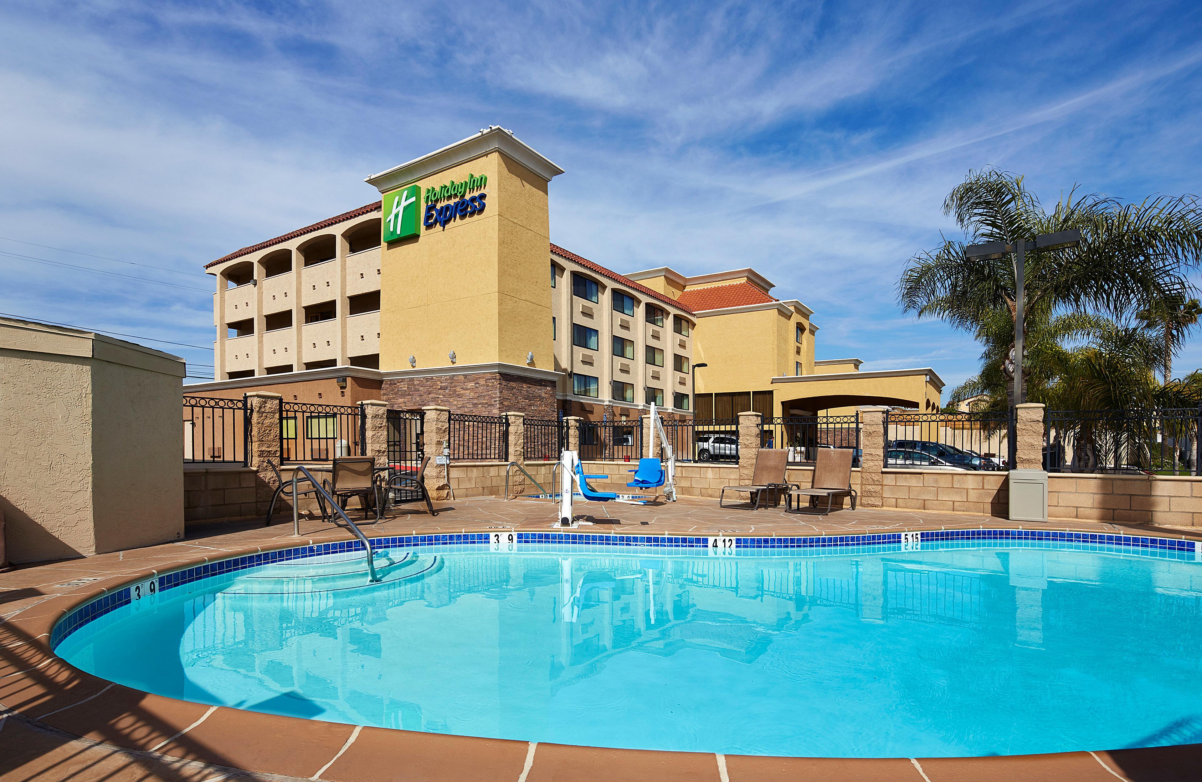 Express San Diego South - National By Ihg 2*
