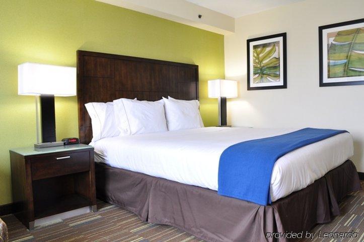 Express San Diego South - National By Ihg Hotel