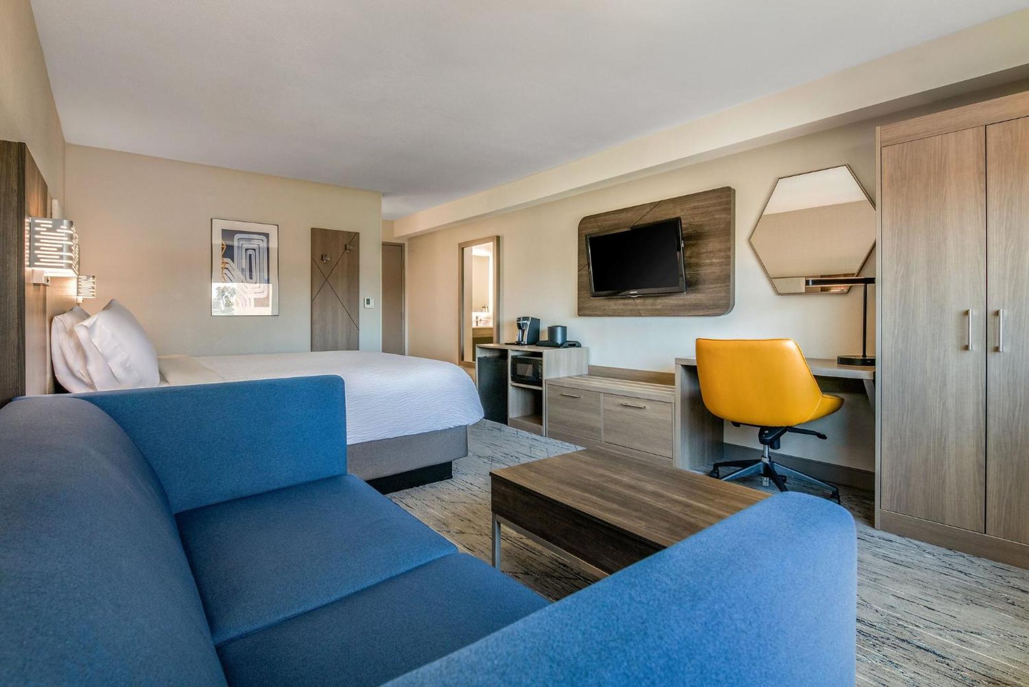 Express San Diego South - National By Ihg 2* National City