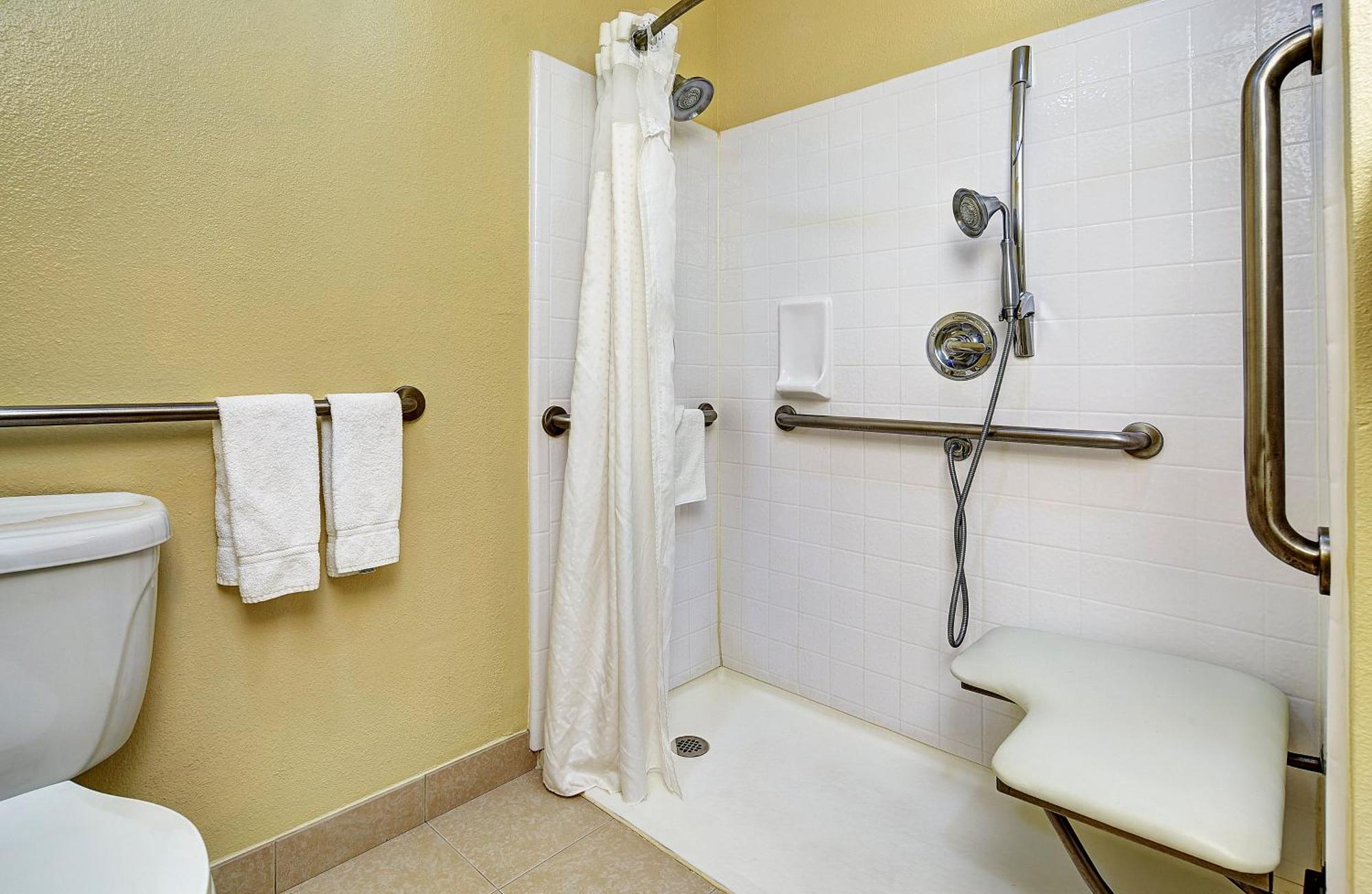 Hotel Express San Diego South - National By Ihg 2*