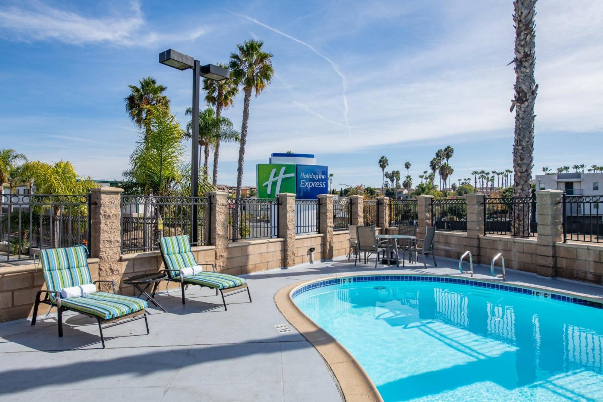 Express San Diego South - National By Ihg Hotel National City